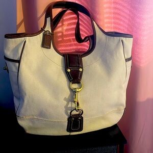 Coach natural/dark brown XL tote clean smoke free environment